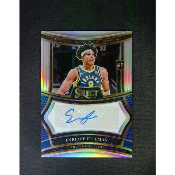 2024-25 Panini Select Rookie Signatures Enrique Freeman /249 - Picture 1 of 2